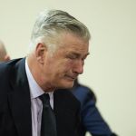Julgamento de Alec Baldwin por morte em 'Rust' é anulado; relembre o caso