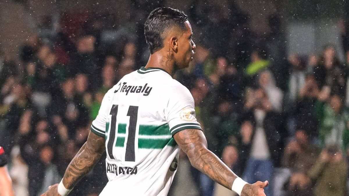 Coritiba perde destaque e capitão para jogo contra o Cruzeiro