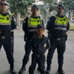 Criança de oito anos, fã da Guarda Municipal, recebe homenagem de comandante