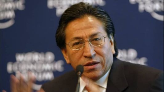 Alejandro Toledo se entregou à Justiça nos EUA e deve ser extraditado para o Peru