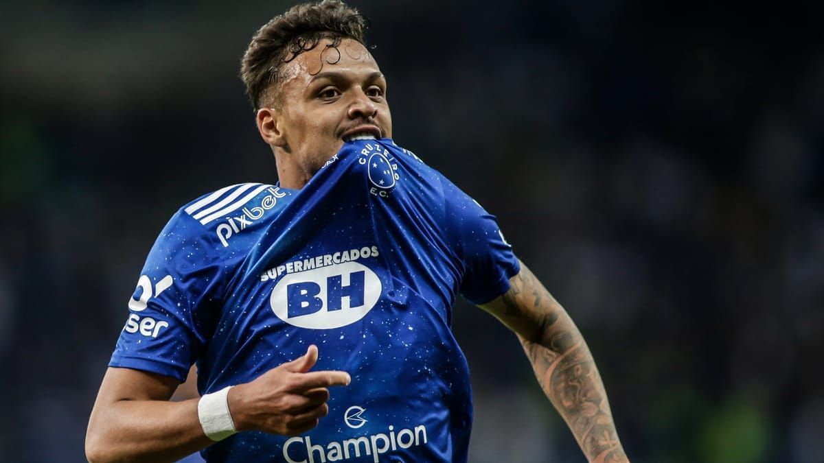 Condé admite expectativa para contar no Vitória com meia Daniel Júnior, do Cruzeiro