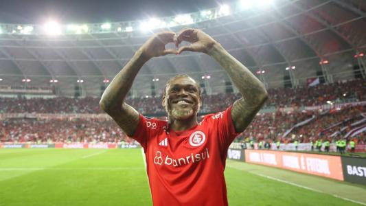 Além do bi da América pelo Palmeiras, Luiz Adriano conquistou o Mundial pelo Inter em 2006