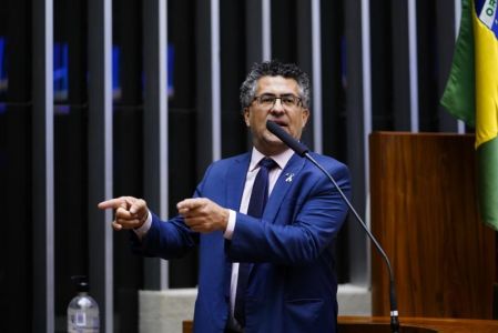 O deputado Alencar Santana (PT-SP) participa da oitiva da CPMI do INSS