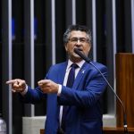Deputado do PT aciona PGR contra Valdemar Costa Neto por declarações sobre Banco Master