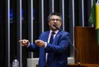 Comissão inicia leitura da PEC do fim da escala 6x1 sob ameaça de pedido de vista