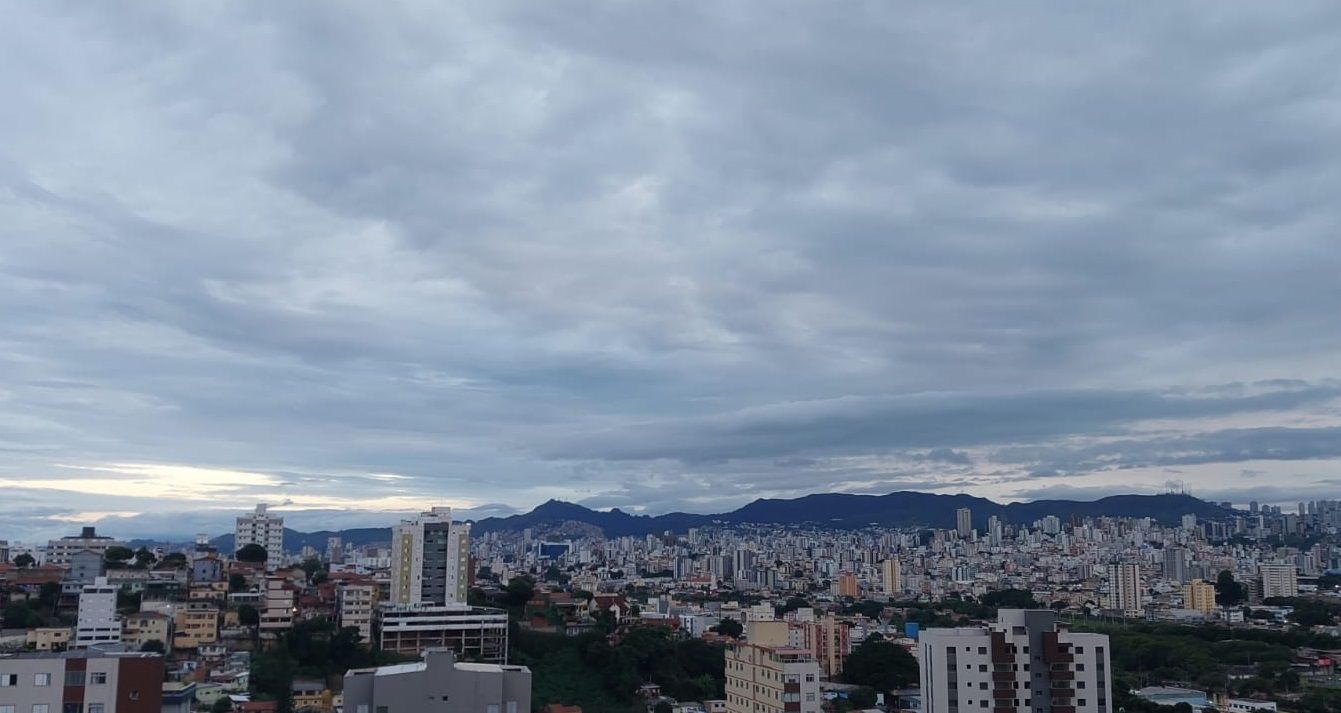 Dezenas de cidades de MG entram em alerta para pancadas de chuva; veja lista