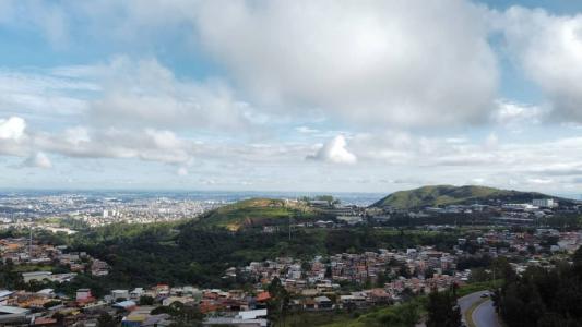Alerta da Defesa Civil vai até terça-feira (14); população deve evitar áreas de inundação