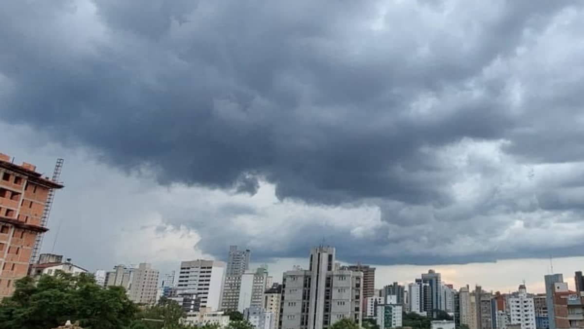 Defesa Civil renova alerta de chuva forte para Belo Horizonte