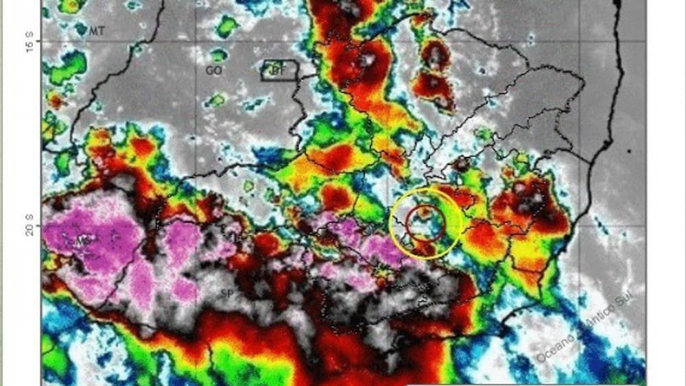 Onda de calor: chove em BH e domingo pode ter raios e rajadas de vento
