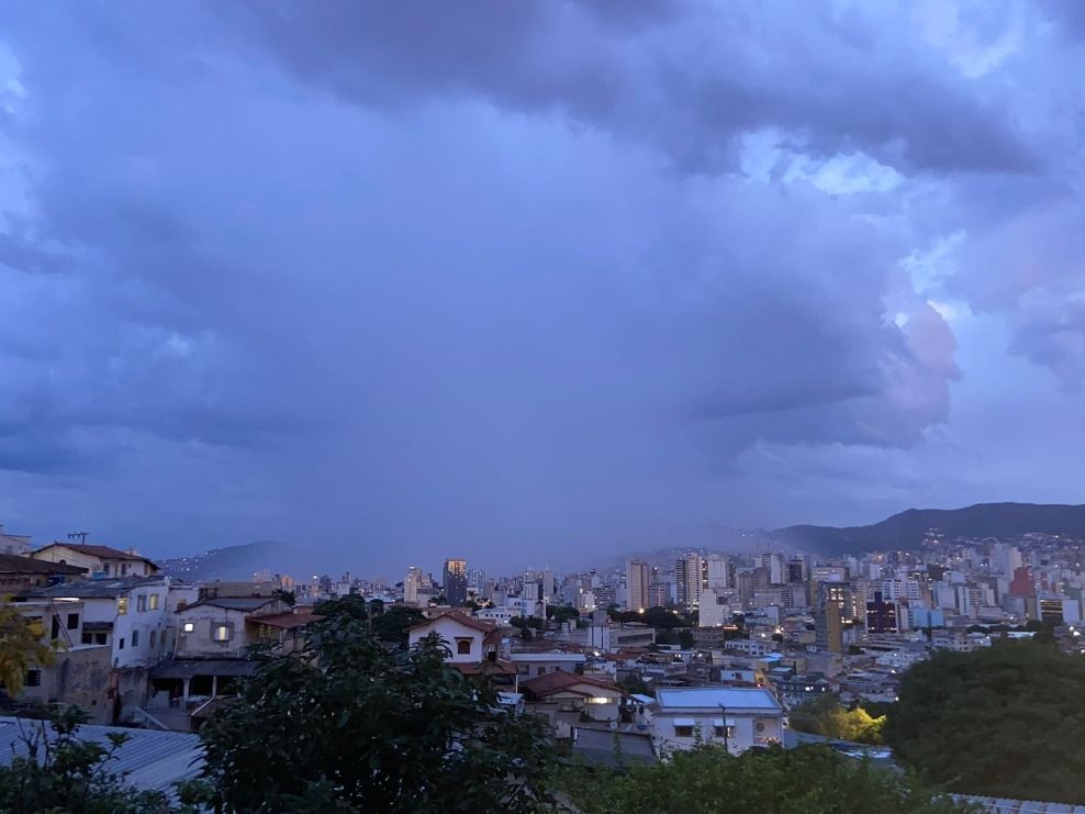 BH está sob alerta de pancadas de chuva com raios e rajadas de vento; veja acumulado de chuva até agora