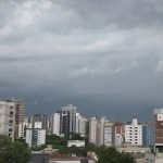 BH está sob alerta de pancadas de chuva até esta terça-feira (5)