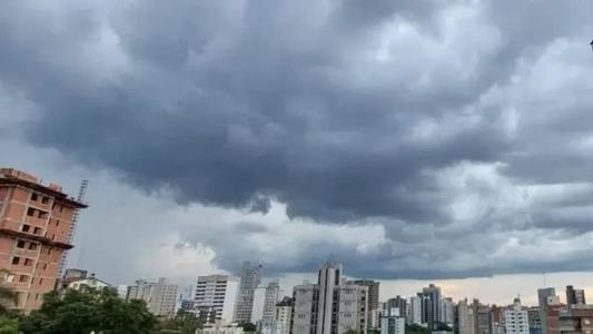 Alerta de chuva é válido até às 8h desta segunda-feira (14)