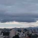 Belo Horizonte entra em alerta para pancadas de chuva e ventania; veja previsão