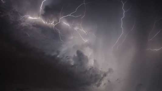 Alerta do Inmet vale até o começo da noite desta segunda-feira (4)