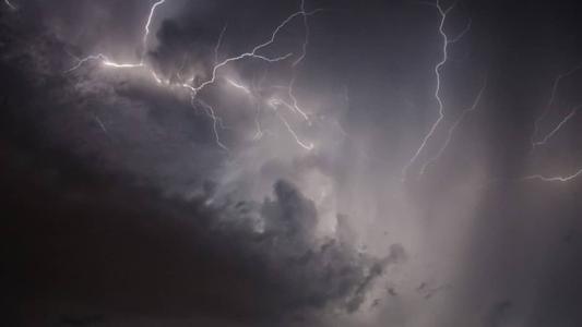 Alerta do Inmet vale até o começo da noite desta segunda-feira (4)