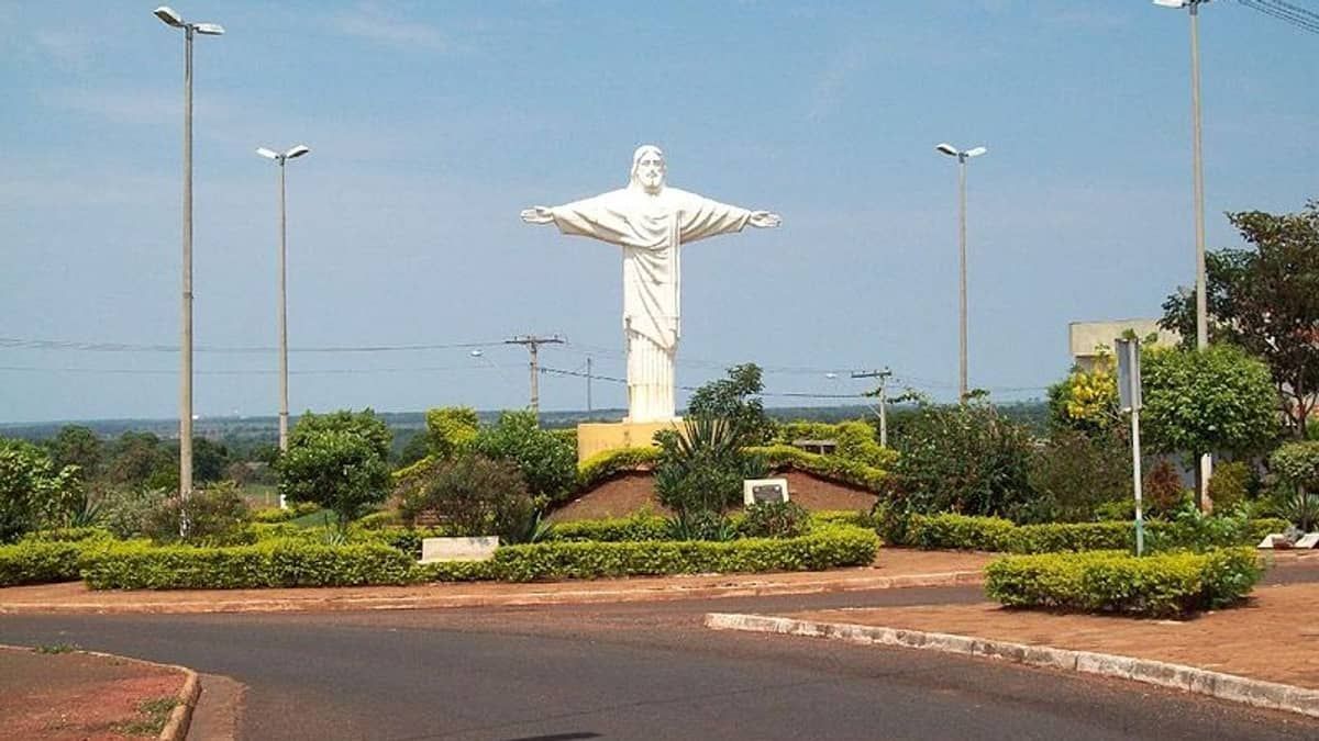 Cidade mineira de 10 mil habitantes tem alerta de vendaval 