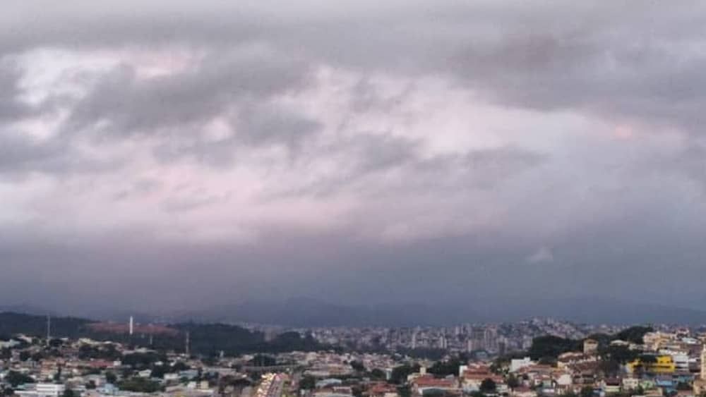 Previsão do tempo: mais de 400 cidades de Minas podem ter chuva intensa até este domingo 
