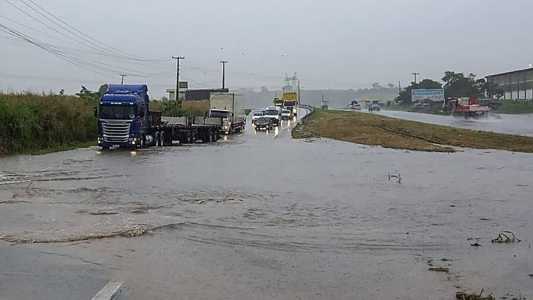 Alerta para chuvas está mantido para Alagoas e Pernambuco nesta semana, diz previsão.
