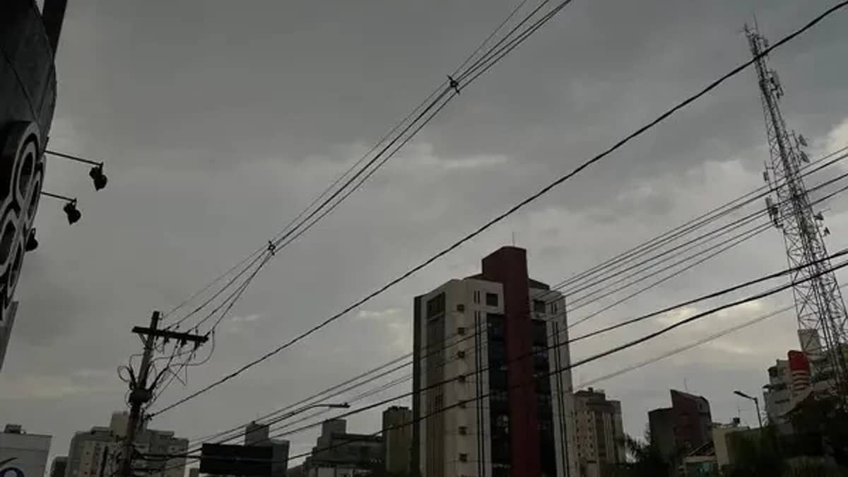 Belo Horizonte tem alerta de pancadas de chuva, raios e ventanias; veja previsão