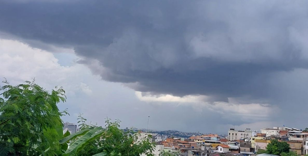 Minas tem 429 cidades em alerta amarelo e laranja de chuva intensa; veja a lista