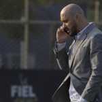 Dirigente comenta chegada de reforços no Corinthians