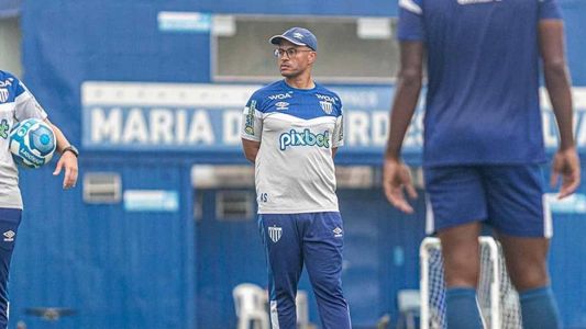 Alex está desempregado após deixar o comando técnico do Avaí