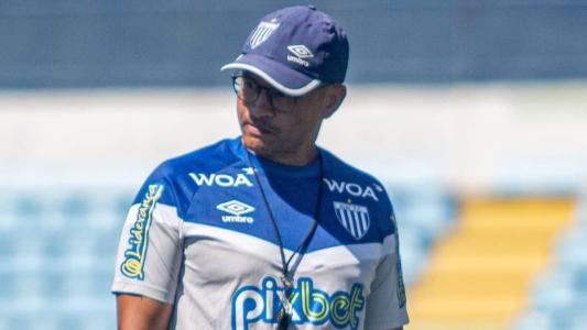 Alex está no comando do Avaí desde janeiro