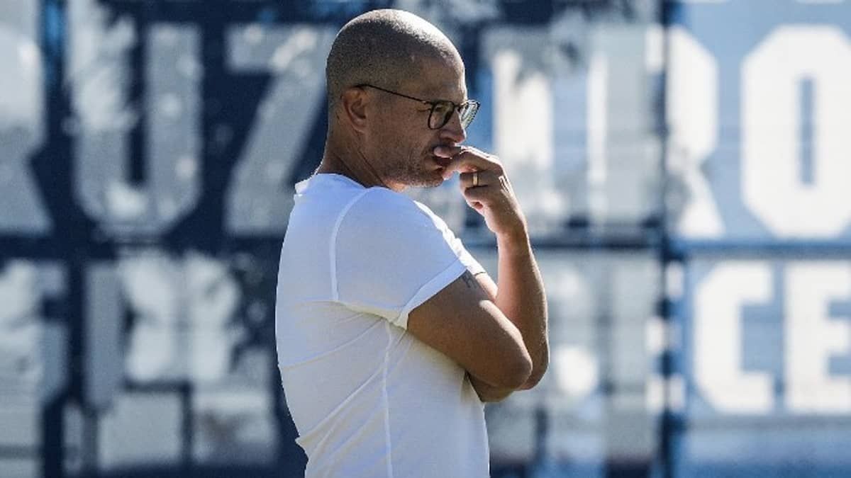 Ídolo do Cruzeiro, Alex inicia estágio com Pepa na Toca da Raposa II