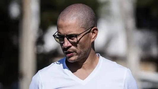 Alex passou um período na Toca da Raposa, enquanto Pepa dirigia o time celeste