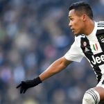 Juventus não deve renovar com Alex Sandro, diz jornal italiano 