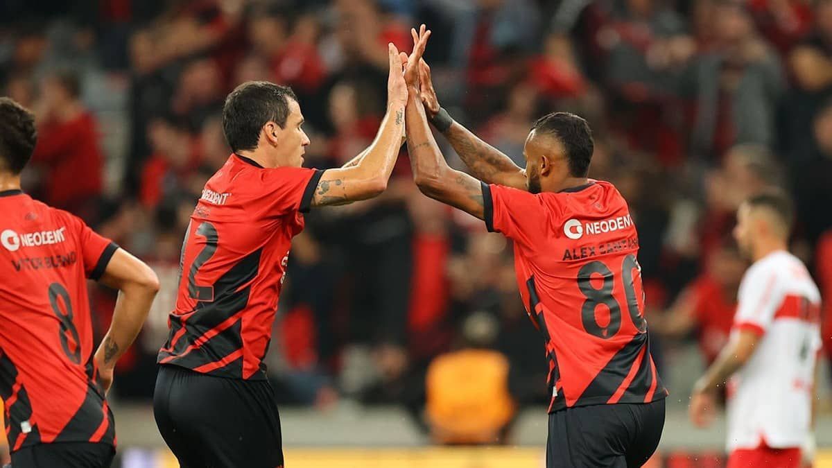 Athletico-PR supera CRB nos pênaltis e avança na Copa do Brasil