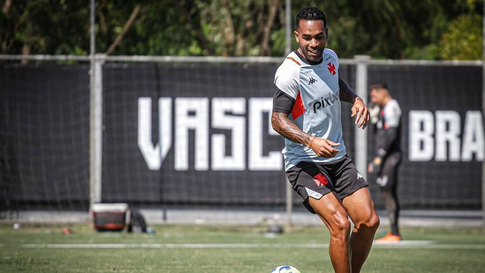 Alex Teixeira chega a reta final de sua passagem com a camisa do Vasco