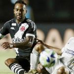 Alex Teixeira e Vasco adiam conversas para renovação de contrato