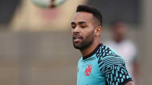 Alex Teixeira pode ocupar o lugar de Pedro Raul no Vasco contra o Fortaleza, neste sábado, no Castelão