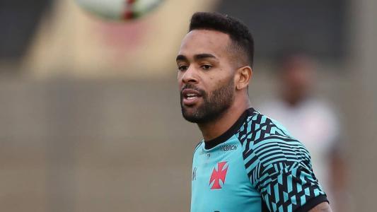 Alex Teixeira pode ocupar o lugar de Pedro Raul no Vasco contra o Fortaleza, neste sábado, no Castelão