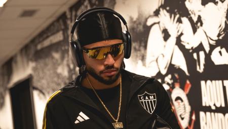 Alexander viajou com a delegação do Atlético para São Paulo, mas não enfrentará o Corinthians