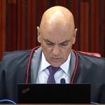 Ministro Alexandre de Moraes suspende julgamento de Bolsonaro no TSE, que será retomado nesta sexta-feira