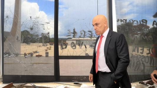 Alexandre de Moraes decide sobre julgamento de militares pelo STF e não pela Justiça Militar
