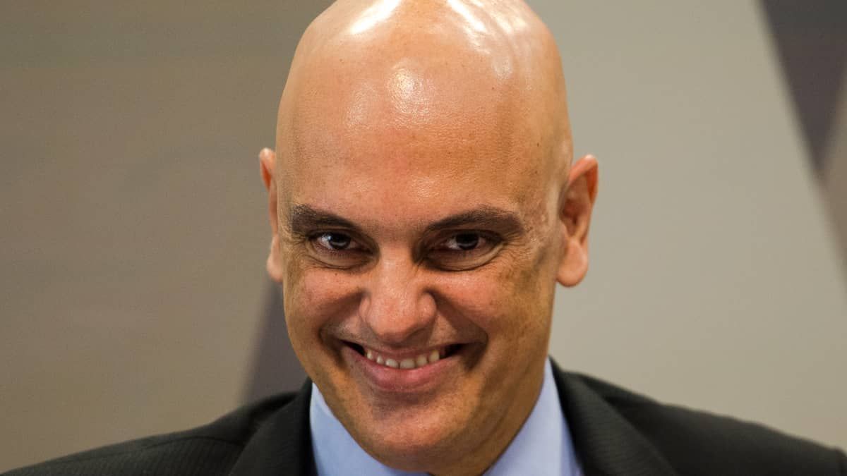 Moraes pede indenização de R$ 50 mil após ser chamado de 'advogado do PCC' 