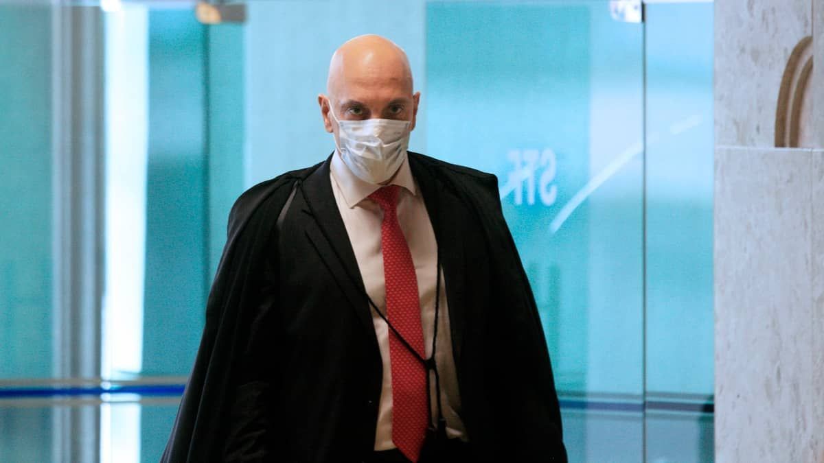 Moraes diz que 'terroristas' presos em Brasília querem que prisão seja como uma 'colônia de férias' 