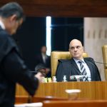 Moraes anula sindicância do CFM e manda ouvir presidente sobre Bolsonaro