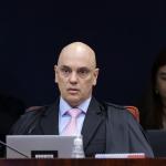 Bolsonaro tentou buscar apoio das Forças Armadas para implementar golpe, diz Moraes