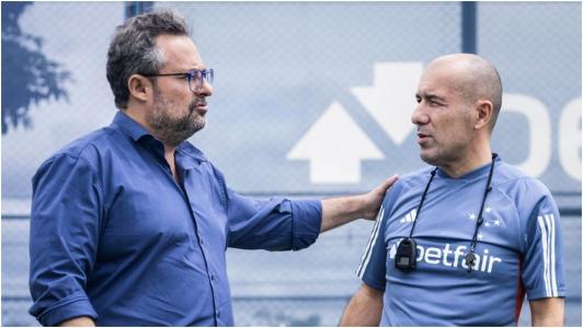 Alexandre Mattos ao lado do técnico Leonardo Jardim, na Toca da Raposa II