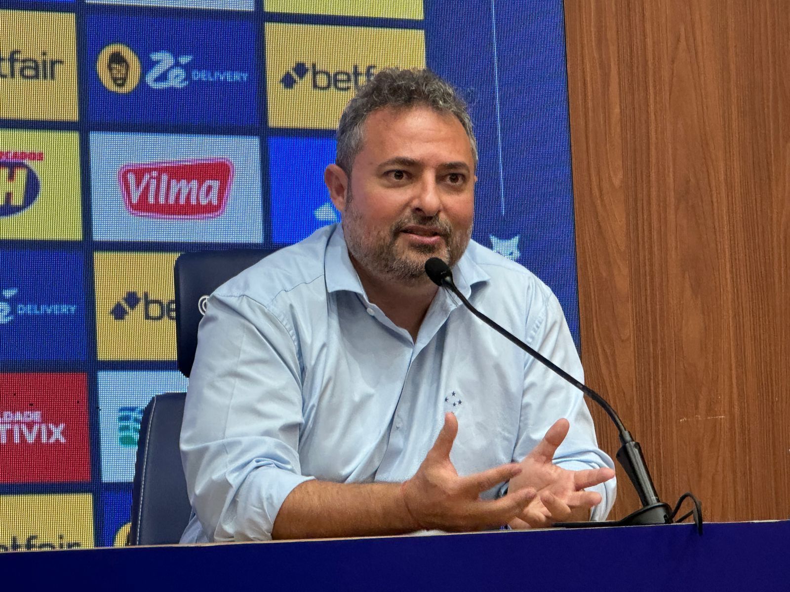 Cruzeiro investe milhões em reforços e atualiza meta esportiva para 2024