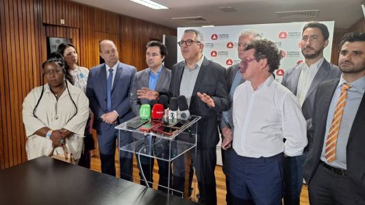 Alexandre Padilha foi recebido na Assembleia Legislativa de Minas Gerais durante passagem por Belo Horizonte
