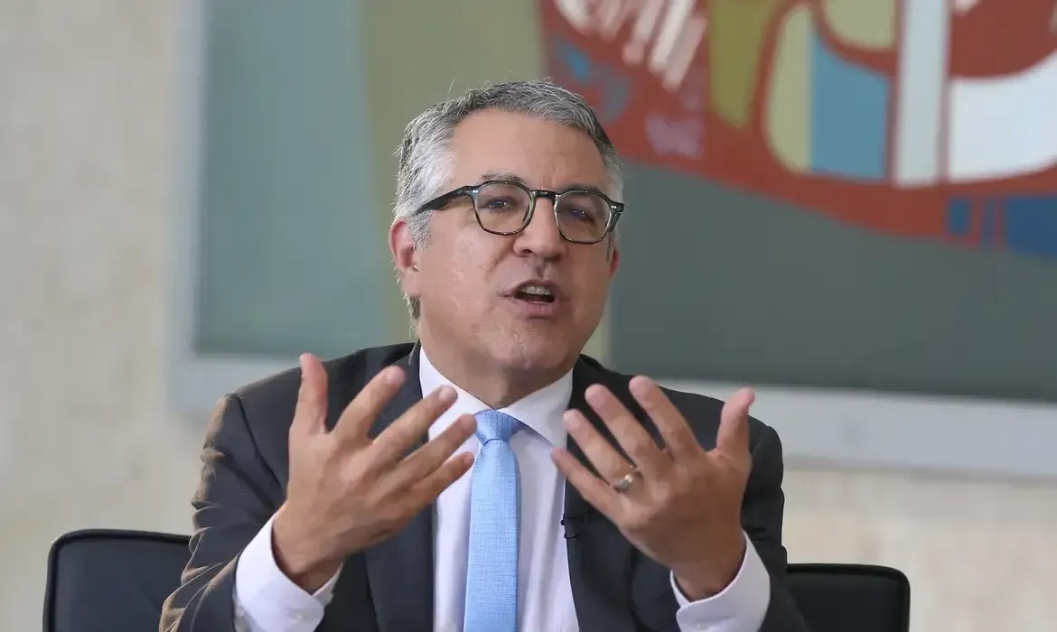 Padilha nega atrito com Lira, em evento que marca retomada dos trabalhos no Congresso