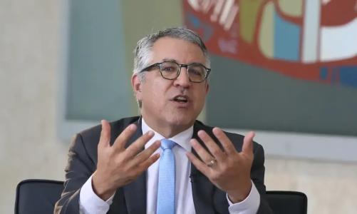 'Objetivo é evitar mortes', diz ministro após 59 suspeitas de intoxicação por metanol