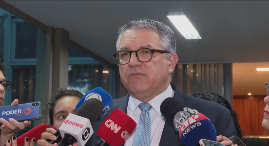 Governo Lula acredita que não é um bom momento para debate sobre drogas, diz Padilha à CNN | CNN Brasil