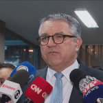 Padilha critica Bolsonaro e diz que fará transição amigável com Nísia