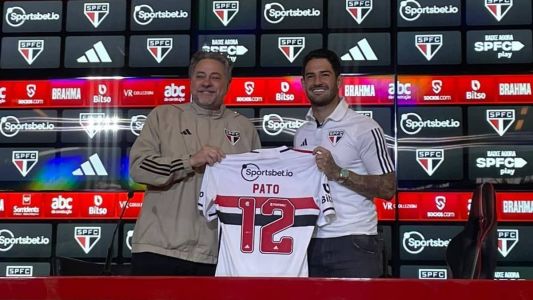 Alexandre Pato foi apresentado pelo São Paulo nesta terça-feira (30), no CT da Barra Funda